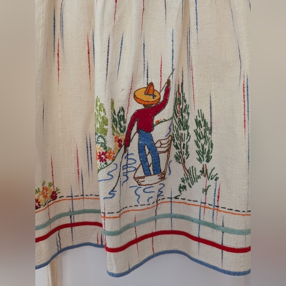 Vintage Embroidered Apron - Picture 2 of 7